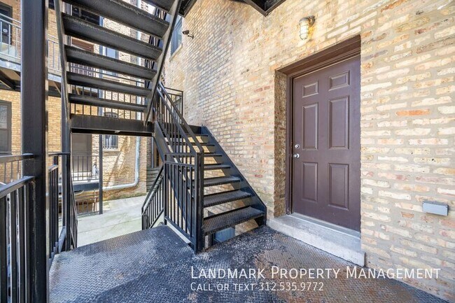 Building Photo - 3036 W North Ave