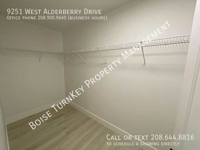 Building Photo - 9251 W Alderberry Dr
