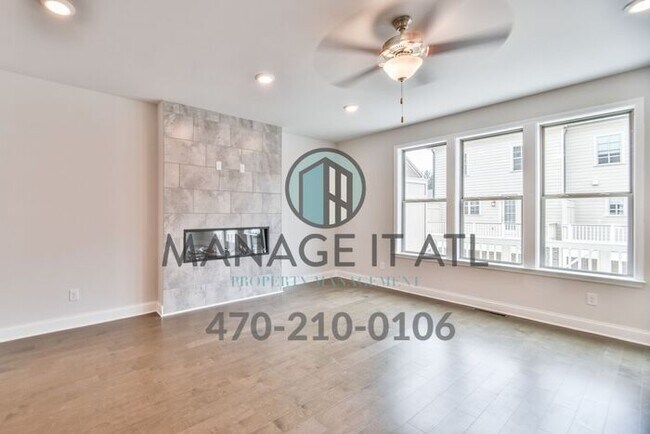 Building Photo - Great location! Elegant Townhome in Doraville