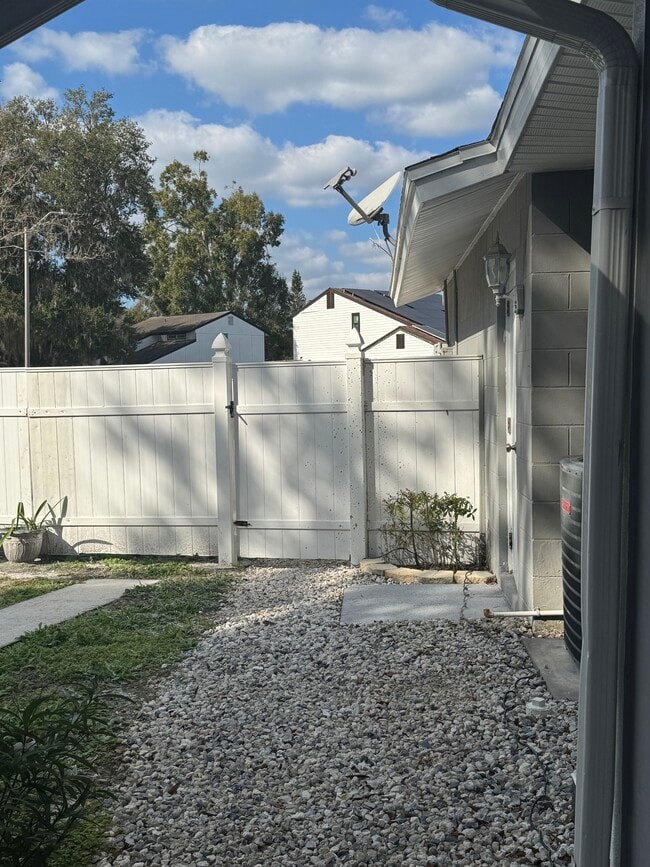 Building Photo - 16008 Sagebrush Rd