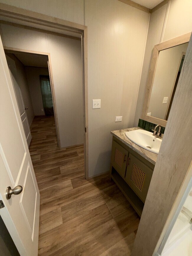 Building Photo - 1101 Old Dixie Hwy N