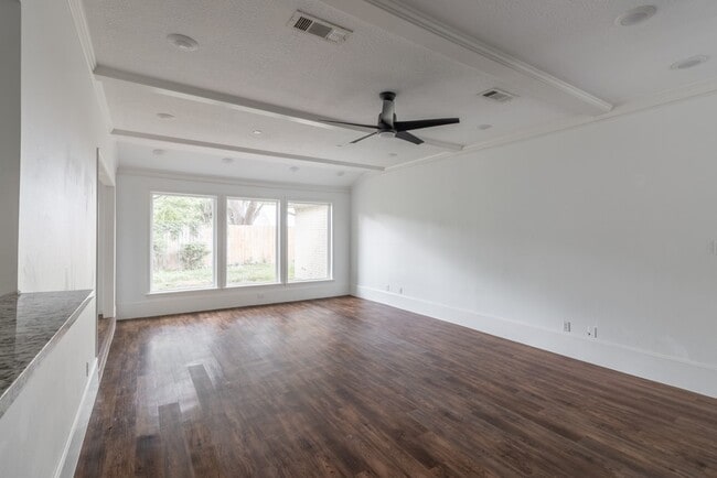 Building Photo - 17810 Cassina Dr