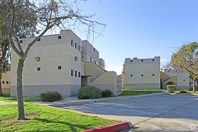 Building Photo - Maldonado Plaza