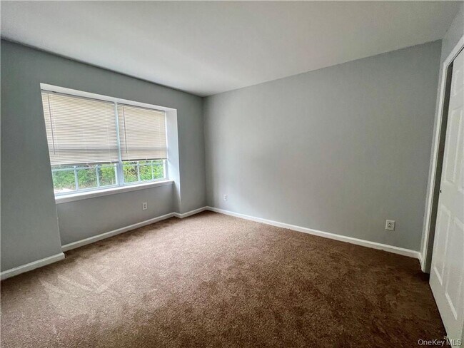 Building Photo - 51 Wood Lake Dr