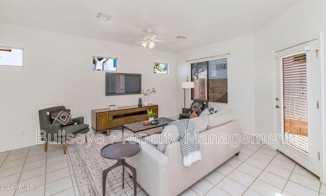 Building Photo - 3541 W Marconi Ave