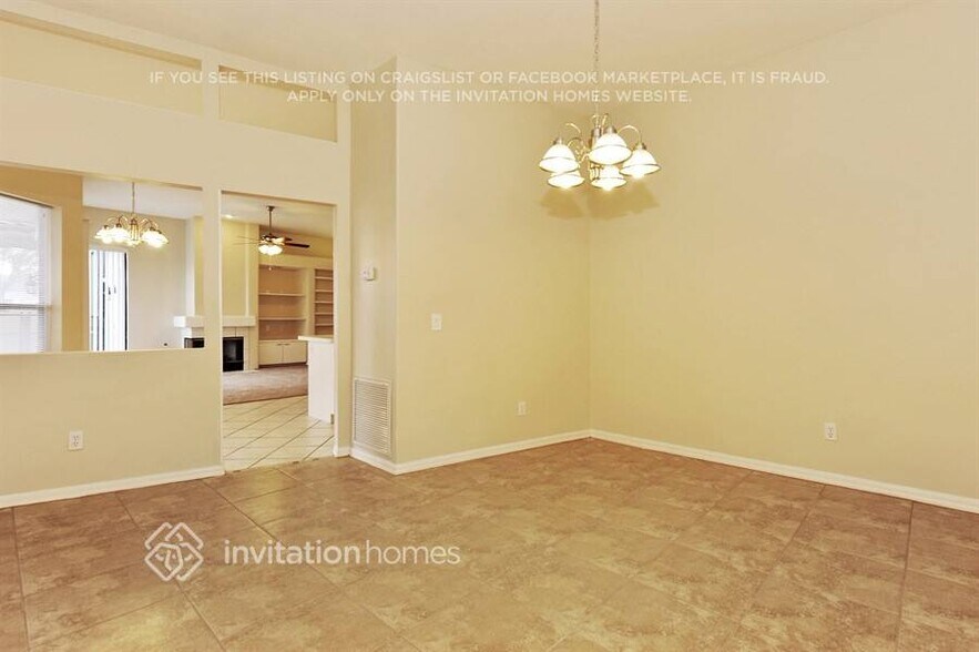 Building Photo - 2301 Sunview Ave