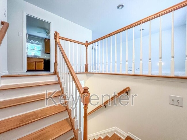 Building Photo - 830 Gondola Dr