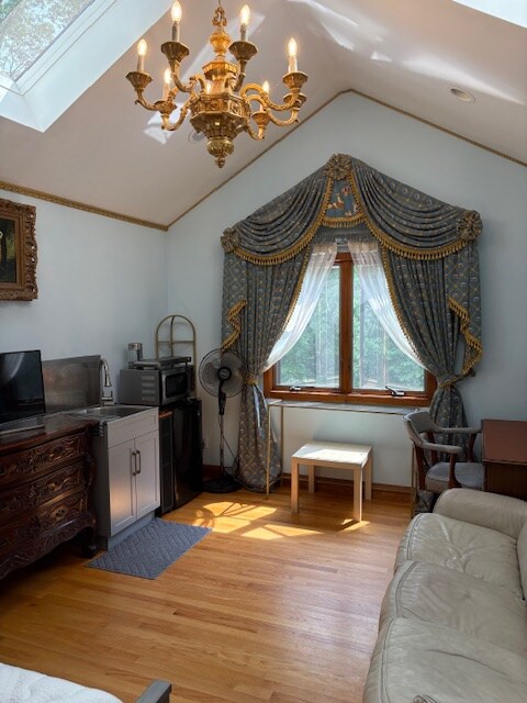 Building Photo - 9 Surrey Rd