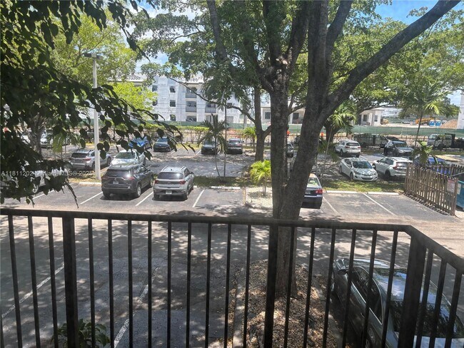 Building Photo - 8500 SW 109th Ave