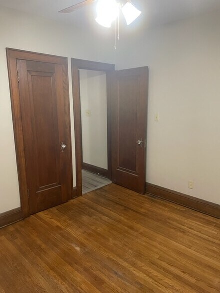 Building Photo - 598 Blaine Ave