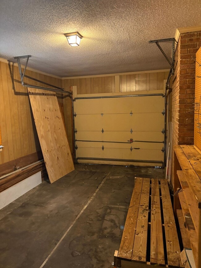 Building Photo - 1460 Crowndale Dr