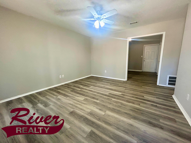 Building Photo - | $1475 | Beautiful 4-Bedroom, 2-bathroom ...