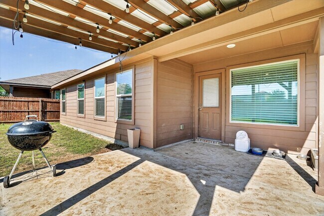 Building Photo - 8020 Crimea Ln