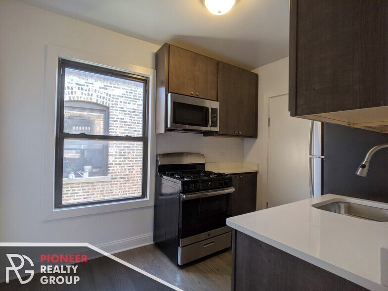 Building Photo - 2648 N Spaulding Ave