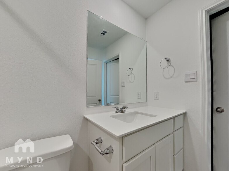 Building Photo - 5714 Agate Cir