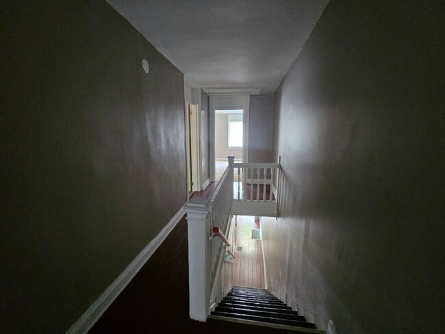 Building Photo - Newly updates 2 bedroom 1 bath for rent in...