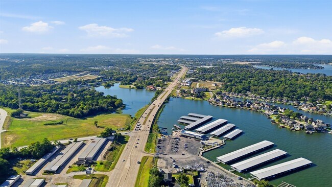 Building Photo - 251 Charles Rdg Dr