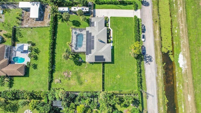 Building Photo - 8606 Arrowhead Dr