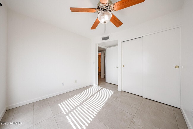 Building Photo - 7208 W Vogel Ave