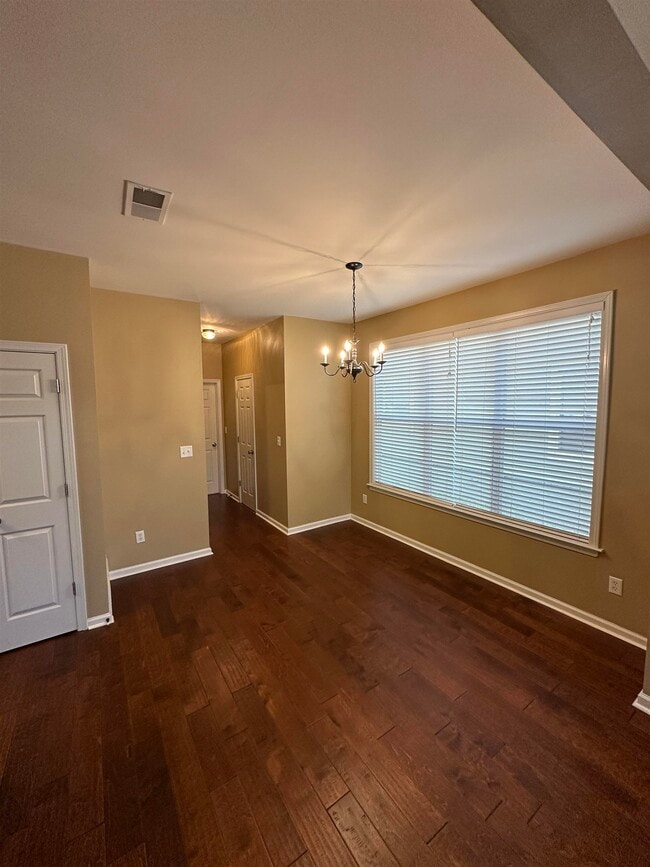 Building Photo - 1354 Island Pl E