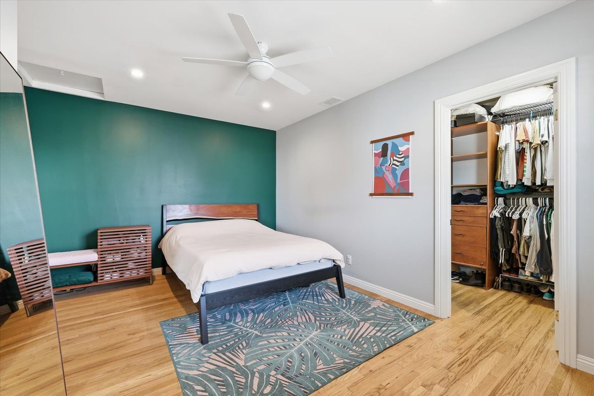 Building Photo - 4312 W 59th St