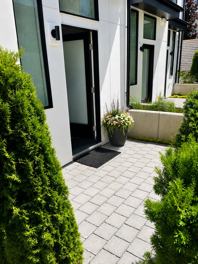 Building Photo - Magnolia Townhome