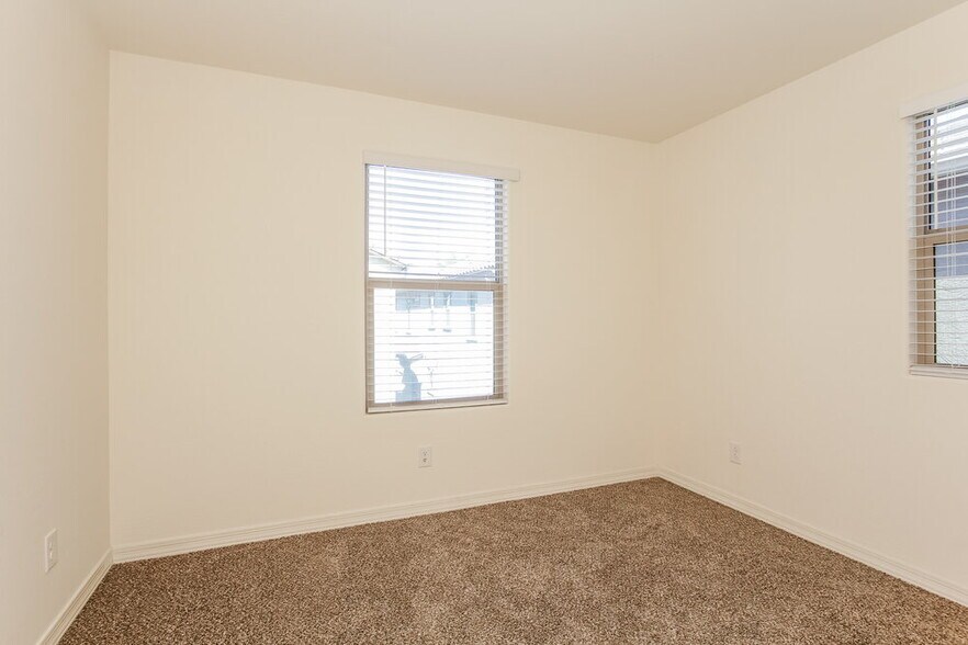 Building Photo - 5743 W Warner St