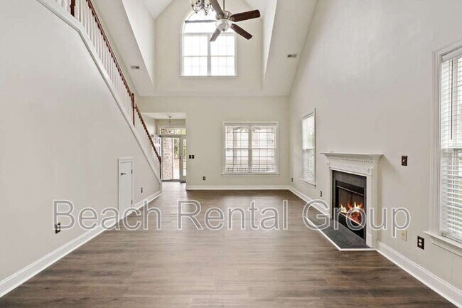 Building Photo - 3540 Brampton Dr