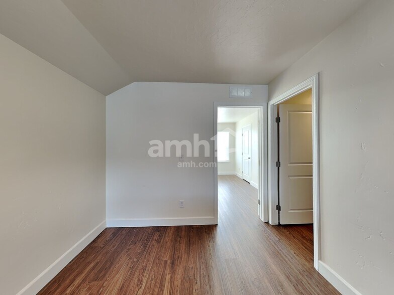 Building Photo - 378 E Sicily Dr