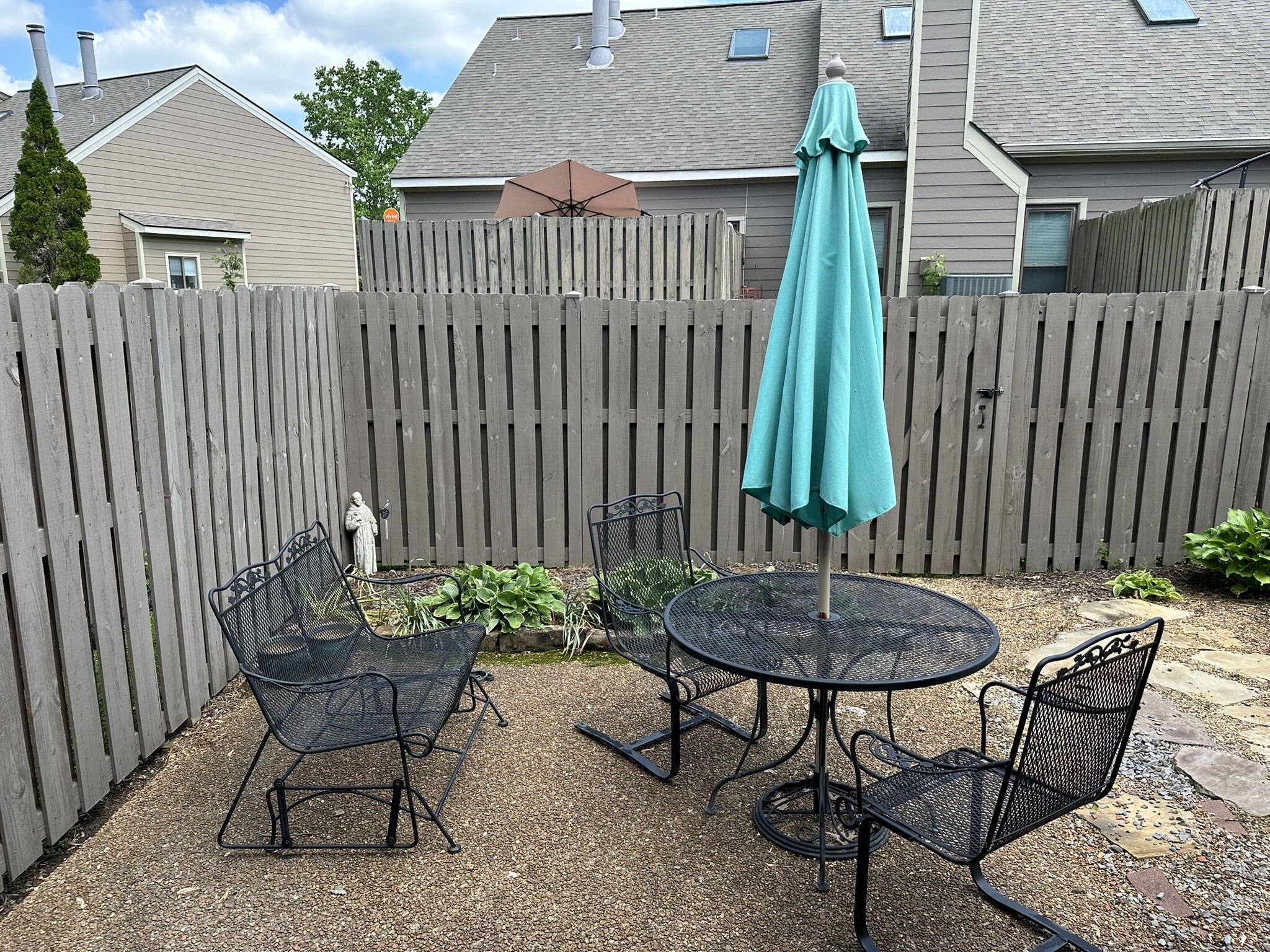 Building Photo - 616 Barlin Dr