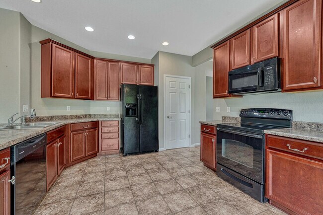 Building Photo - 5643 S Biloxi Way