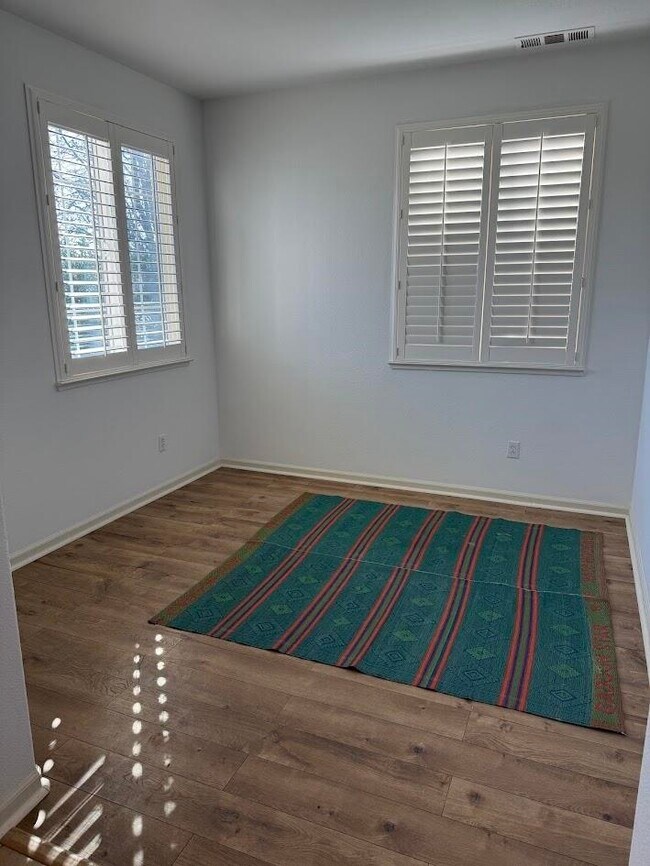 Building Photo - 236 Cogburn Way