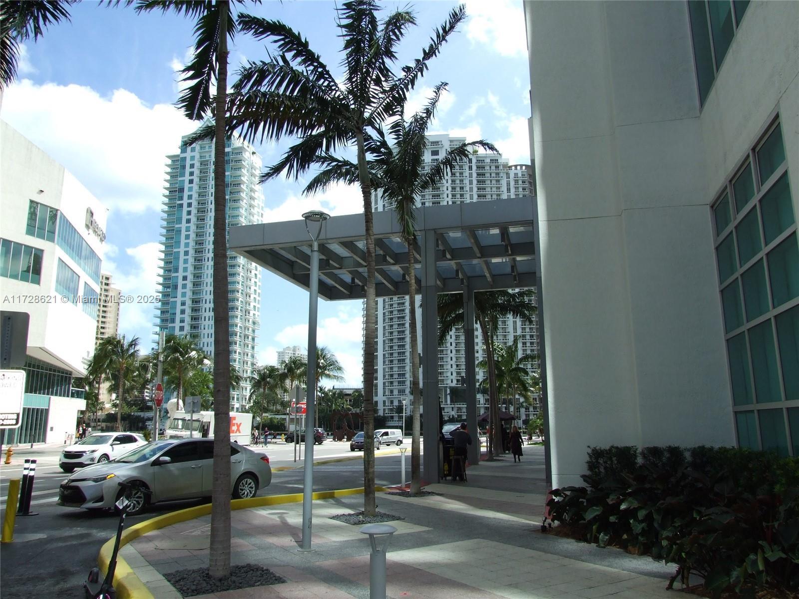 Building Photo - 300 S Biscayne Blvd