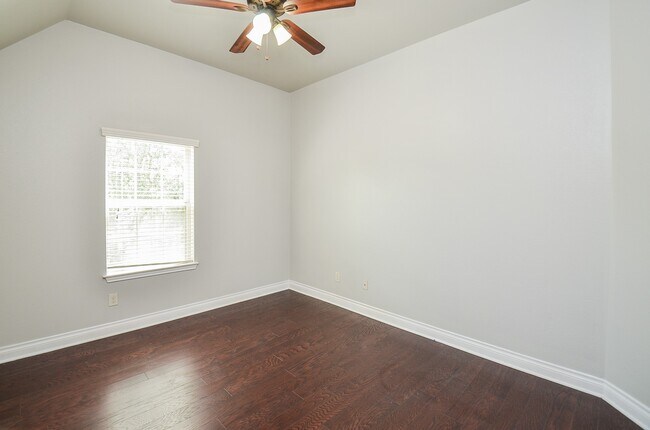 Building Photo - 9819 St Romain Dr