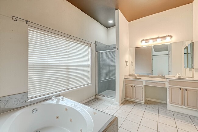 Building Photo - 5815 Henniker Dr