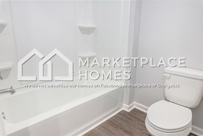 Building Photo - 3335 Meriwether Dr