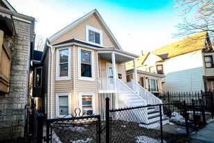 Building Photo - 4152 N Saint Louis Ave