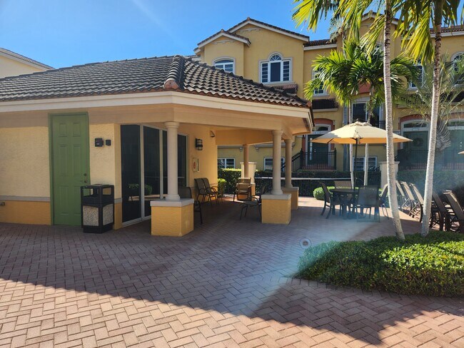 Community Clubhouse - 1861 Coral Heights Blvd