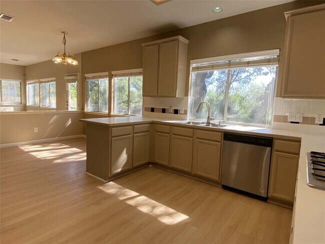 Building Photo - 5817 Miramonte Dr