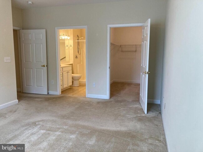 Building Photo - 120 Burgess Hill Way