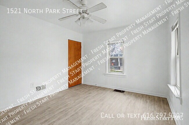 Building Photo - 1521 N Park St