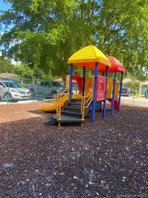 Building Photo - 17255 SW 95th Ave