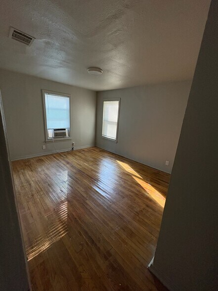 Building Photo - 2821 Corbitt St