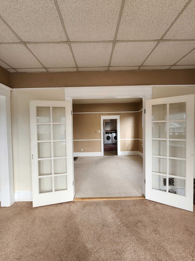 Building Photo - 304 NE 50th St