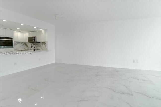 Building Photo - 7914 Harbor Island Dr