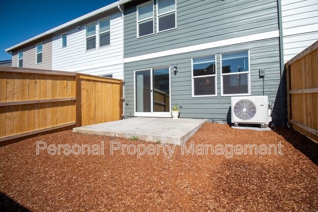 Building Photo - 10418 NE 121st Ave