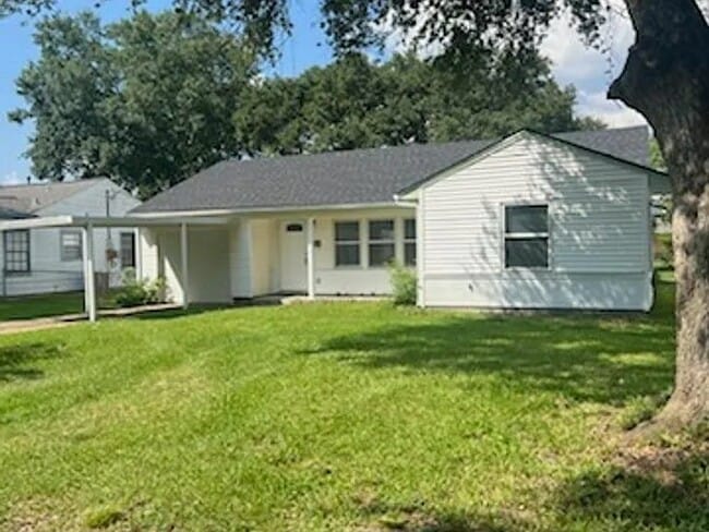 Primary Photo - 5120 River Ridge Ln