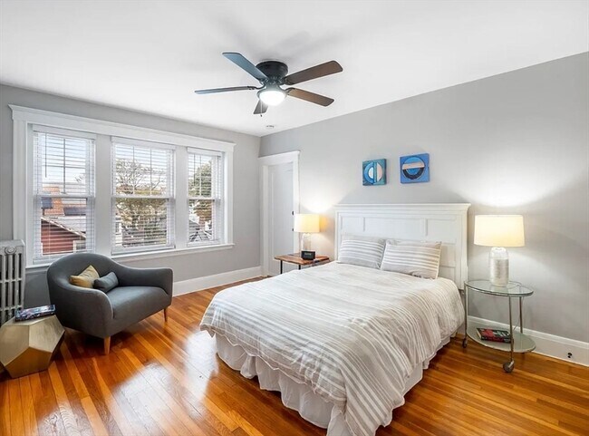 Building Photo - 68 Linden St