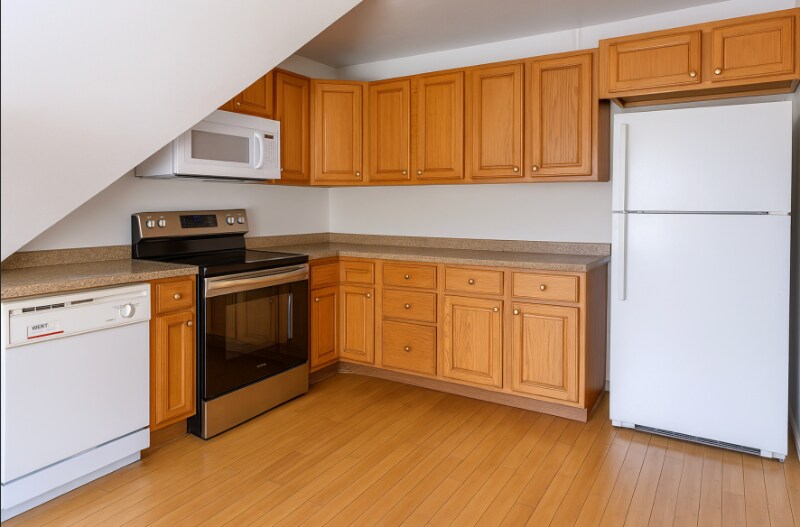 Building Photo - 18 Greylock Rd