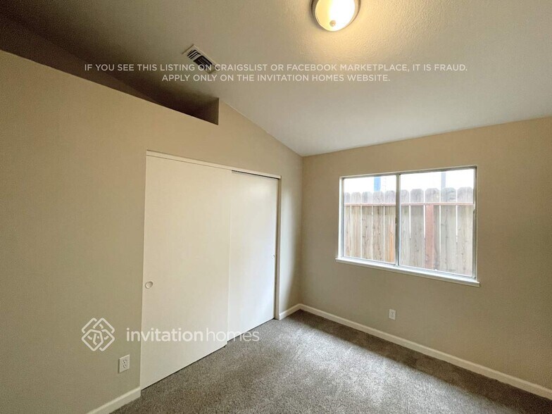 Building Photo - 160 Hawthorne Dr